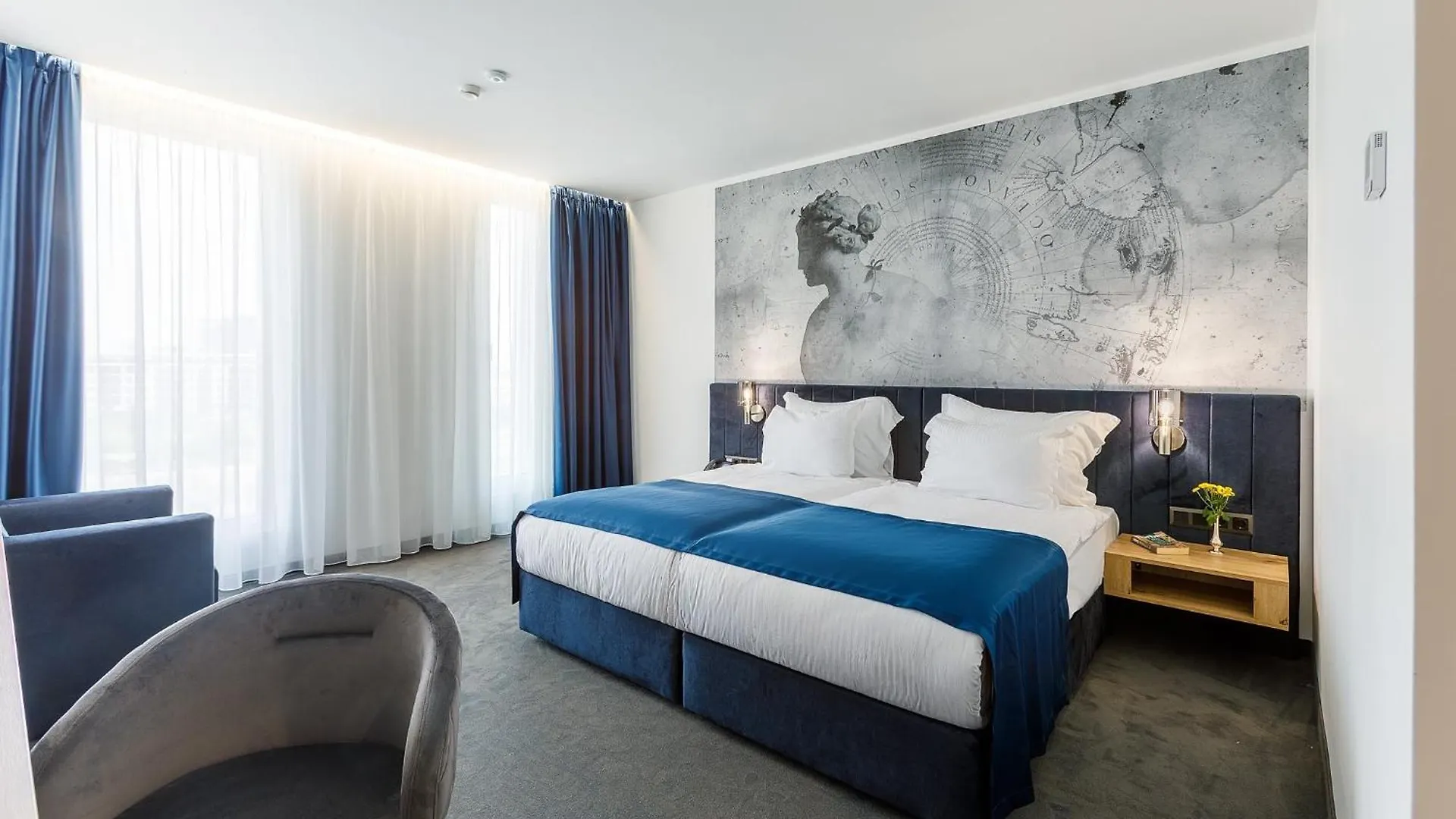 Blue Star Luxury Hotel Sofia 4*,