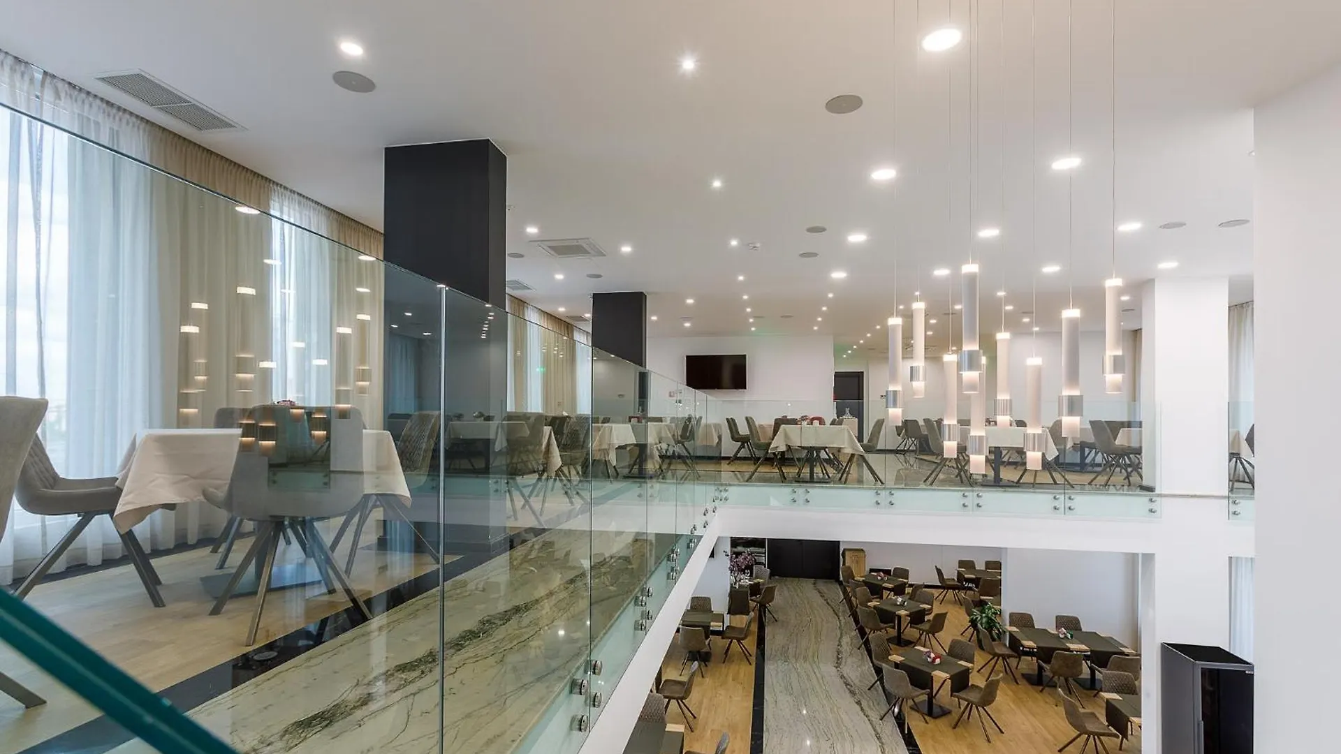 Blue Star Luxury Hotel Sofia 4*,  Bulgaria